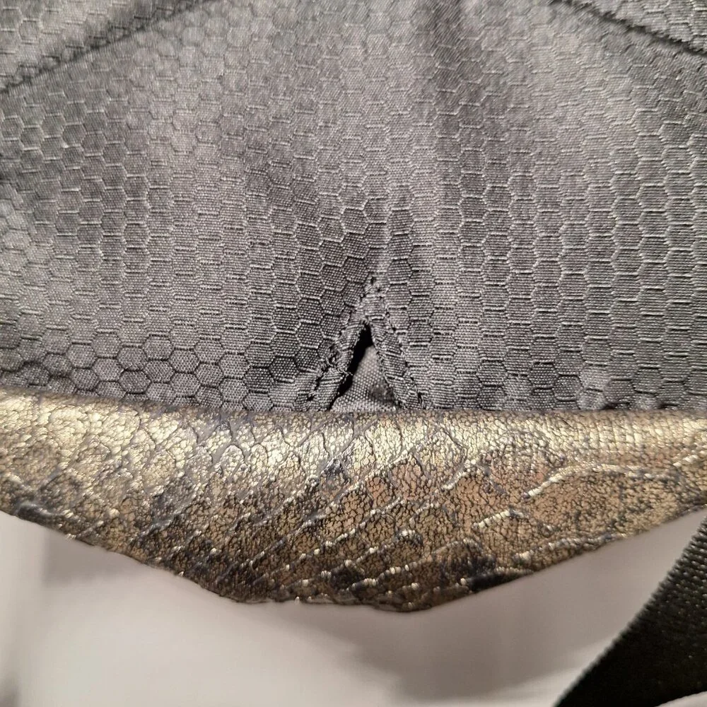 Vibedration Hydration Backpack w/o bladder -Snake/Reptile-Skin-Like - Small Used